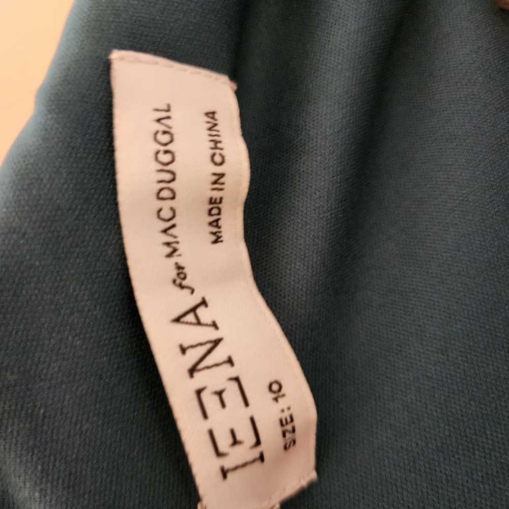 š„Mac Duggal Elegant One-Shoulder Teal Evening Gown with sleeve embellishment. - Picture 16 of 17